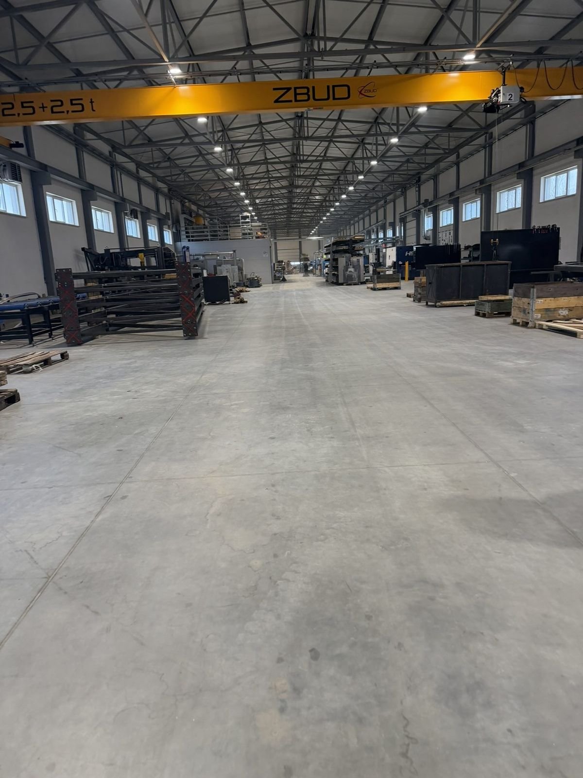 Roll-forming line at a STRUCT'it manufacturing partner