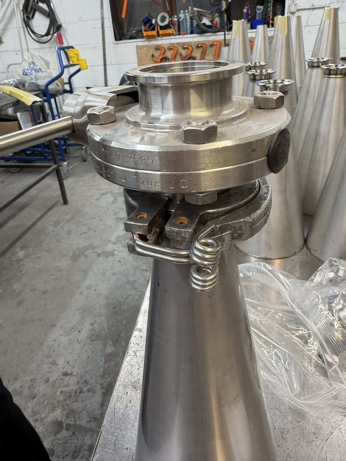 Stainless steel powder containers, 3D metal printed (photo 14 of 16)