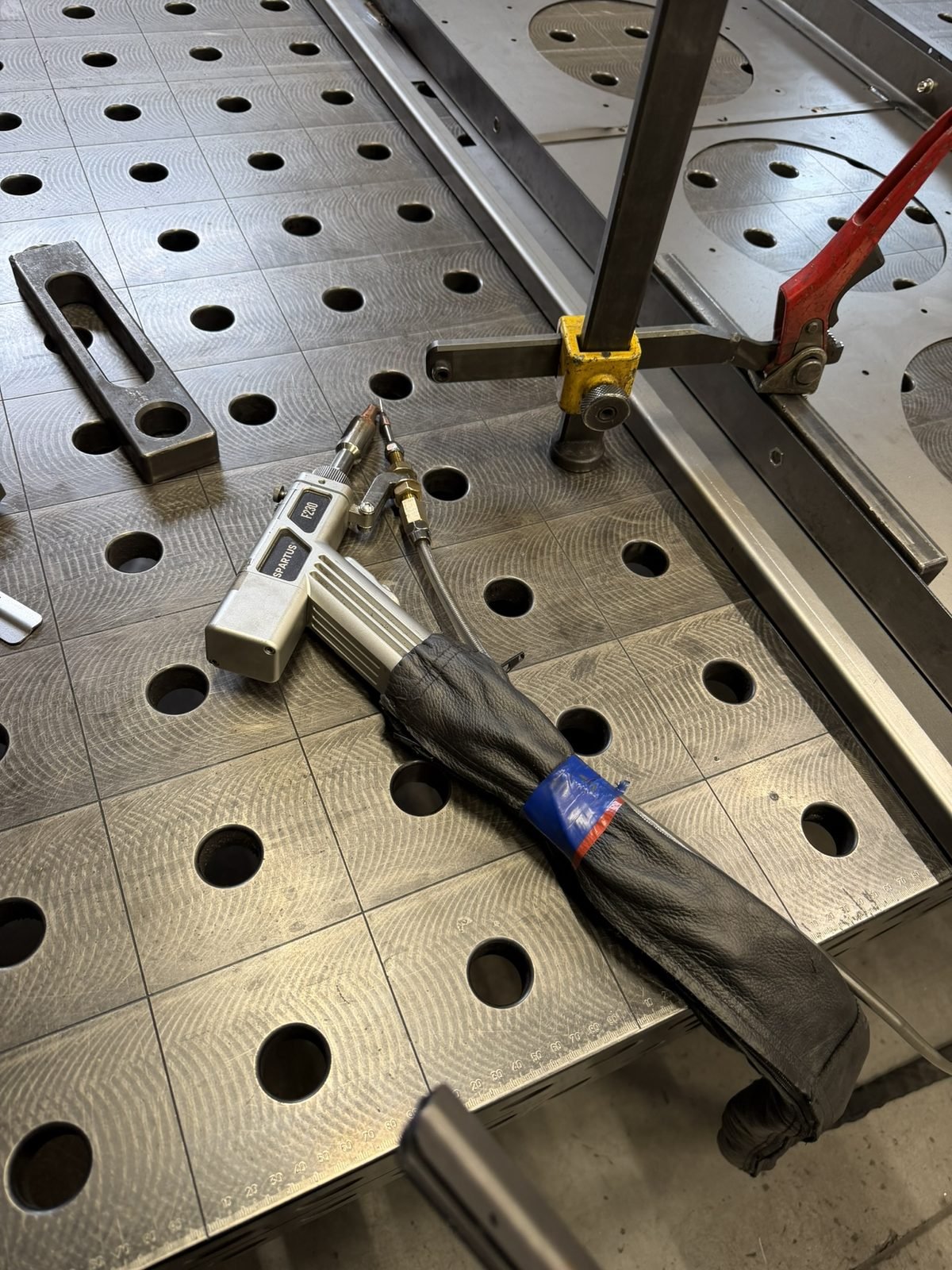 Welding equipment at a STRUCT'it manufacturing partner